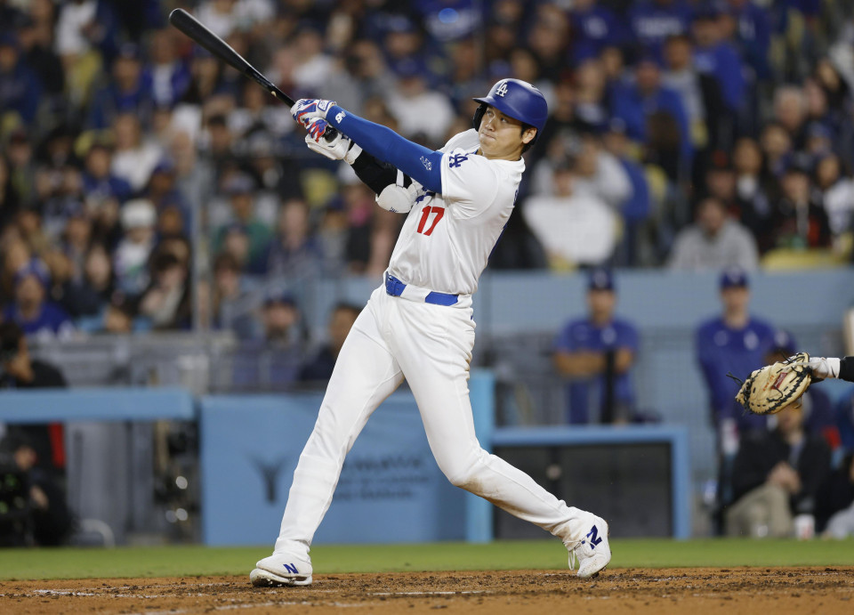 Ohtani mengatakan ‘tidak ada tekanan’ saat ia mendekati musim 50-50