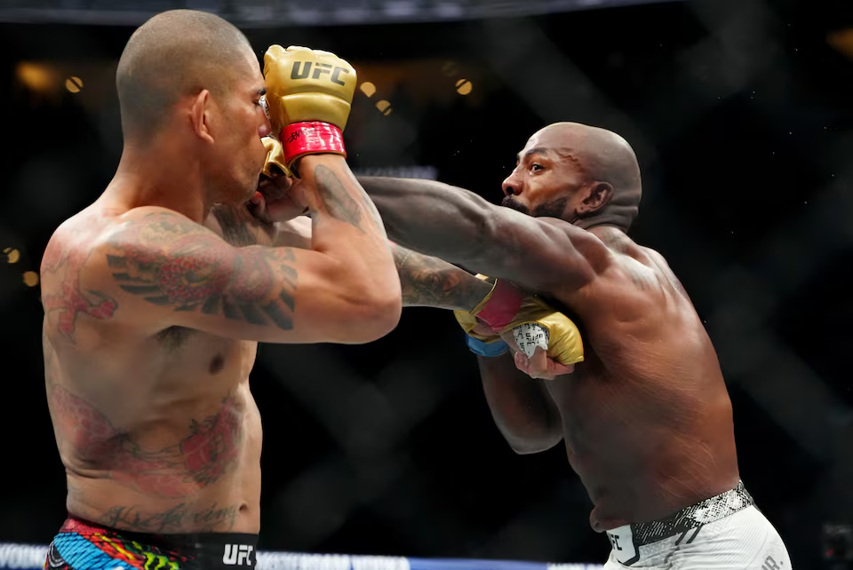 Pereira KO Rountree, Pena singkirkan Pennington dalam pertarungan gelar di UFC 307