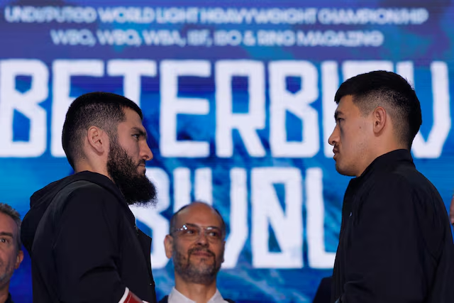 Bivol dan Beterbiev berusaha untuk bangkit dari tak terkalahkan menjadi tak terbantahkan
