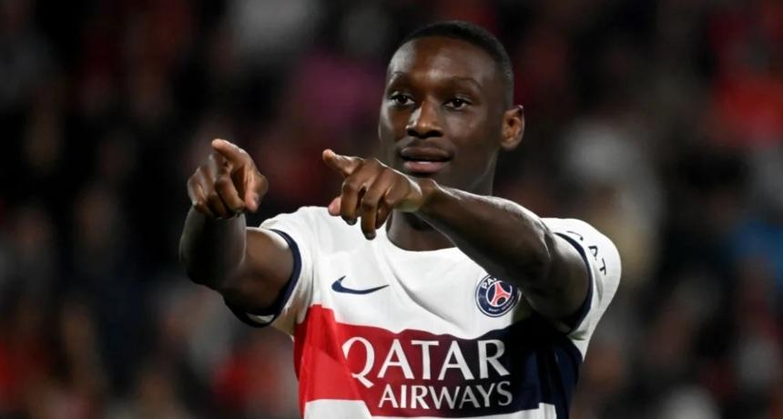 PSG siap menjual Kolo-Muani. Arsenal dan Manchester United menjadi salah satu penawarnya.