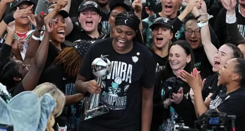 Untuk pertama kalinya dalam sejarah. Babak playoff WNBA telah menobatkan seorang juara
