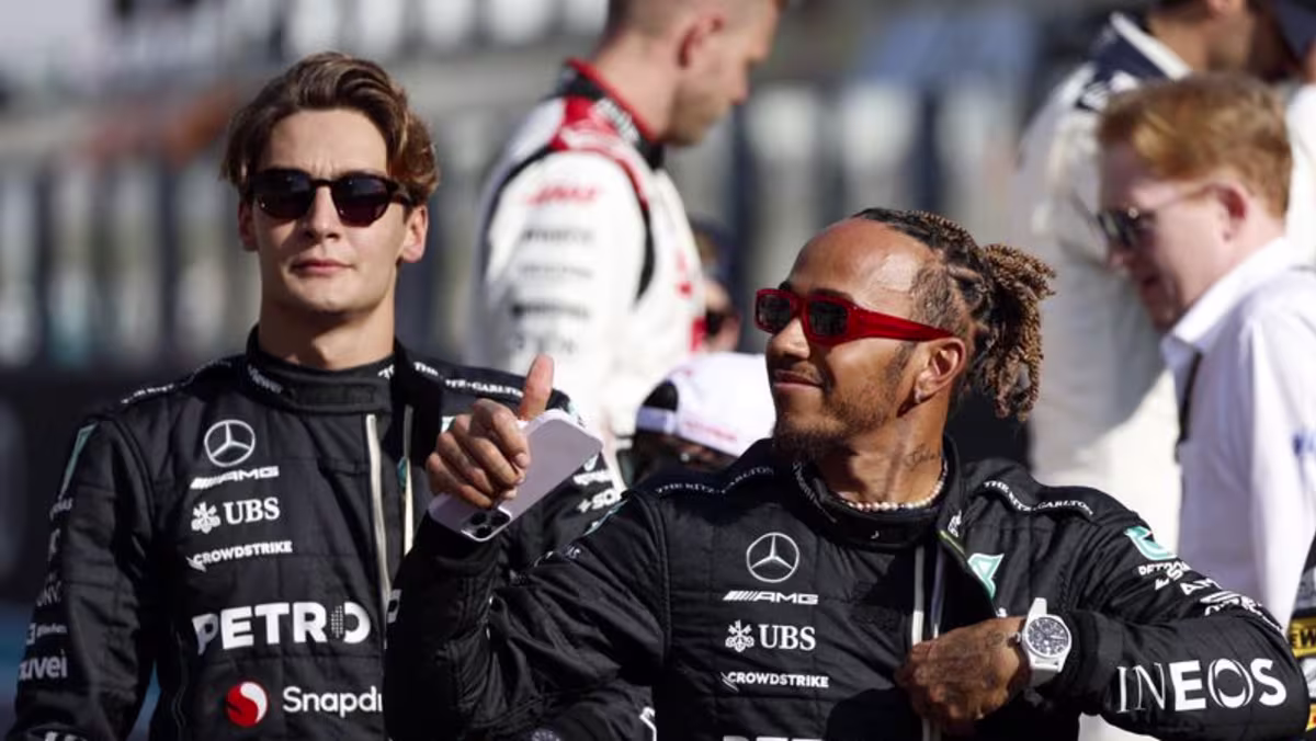 McLaren dan Ferrari berebut gelar juara saat Hamilton mengakhiri sebuah era