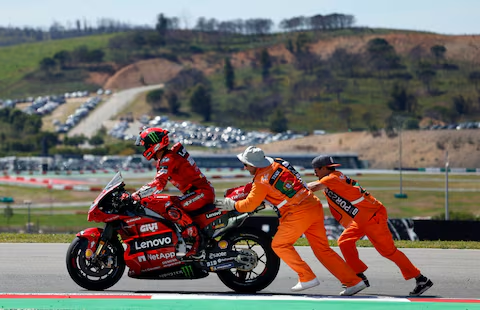 Sepeda Motor-Dapatkah tim MotoGP mana pun menandingi Ducati yang mendominasi pada tahun 2025?