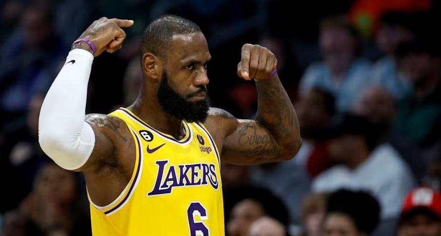 LeBron James absen dalam latihan Lakers: apa masalahnya?