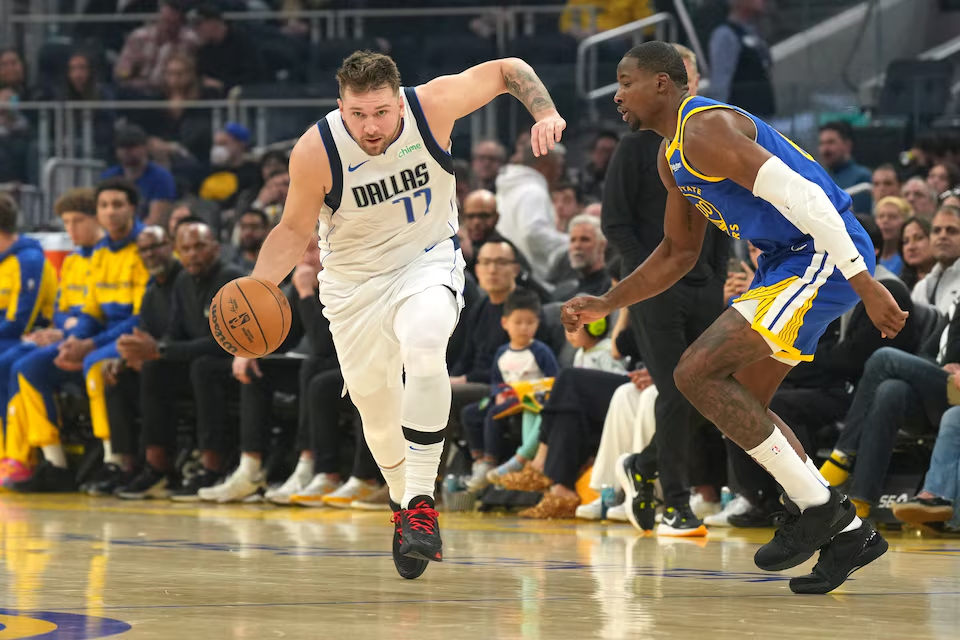 Rangkuman NBA: Luka Doncic, Klay Thompson pimpin serangan Mavs atas Warriors